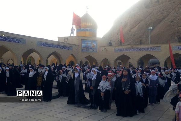 طنین نوای «سلام فرمانده» در گلزار شهدای داراب