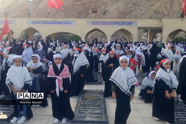 طنین نوای «سلام فرمانده» در گلزار شهدای داراب