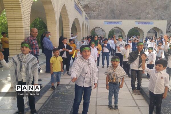 طنین نوای «سلام فرمانده» در گلزار شهدای داراب