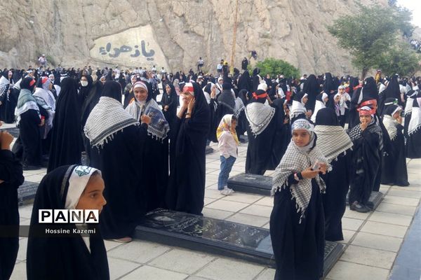 طنین نوای «سلام فرمانده» در گلزار شهدای داراب