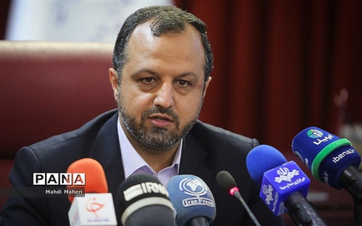 کسانی‌که کار تولیدی انجام نمی‌دهند همه منفعت‌ها را می‌برند