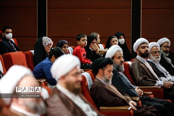 اختتامیه اولین جشنواره شکوه جمعه (عکس و شعر نمازجمعه)