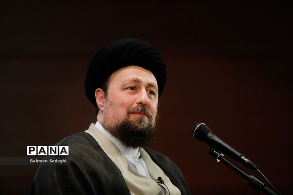 دیدار اعضای ستاد مرکزی سالگرد بزرگداشت حضرت امام خمینی (س) با حجت الاسلام  سید حسن خمینی