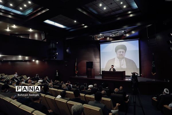 دیدار اعضای ستاد مرکزی سالگرد بزرگداشت حضرت امام خمینی (س) با حجت الاسلام  سید حسن خمینی