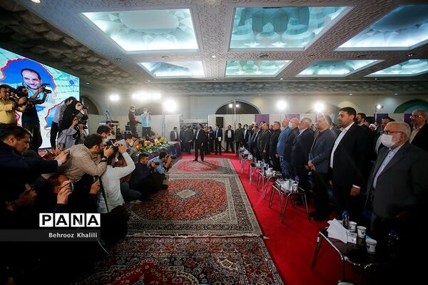 افتتاح نمایشگاه رویداد ملی عصر امید دانشگاه آزاد اسلامی