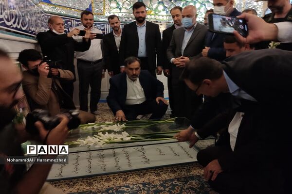 ادای احترام و آیین غبارروبی مزارشهدا در سفر استانی وزیر آموزش و‌ پرورش به خراسان شمالی
