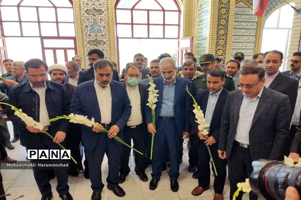 ادای احترام و آیین غبارروبی مزارشهدا در سفر استانی وزیر آموزش و‌ پرورش به خراسان شمالی