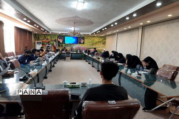 دیدار مدیرکل آموزش و پرورش استان اصفهان با دانشجویان دانشگاه فرهنگیان
