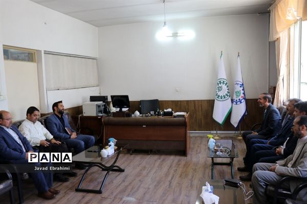 نشست هم‌اندیشی  مسئولین سازمان دانش‌آموزی قطب شهید کلاهدوز با مدیر سازمان دانش‌آموزی استان