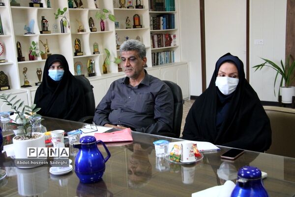 جلسه میز خدمت آموزش و پرورش دشتی با معاونت پرورشی و فرهنگی