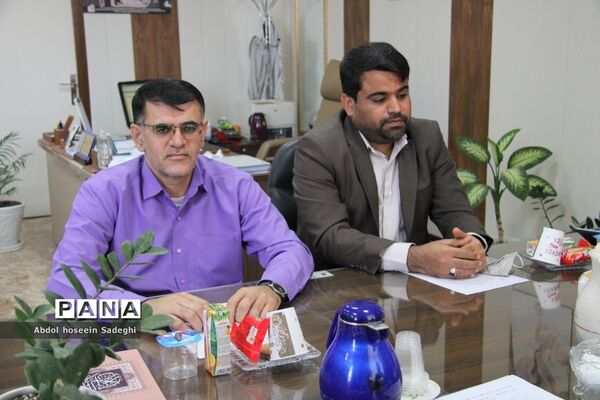 جلسه میز خدمت آموزش و پرورش دشتی با معاونت پرورشی و فرهنگی
