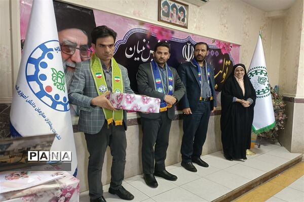 مراسم تجلیل از مربیان فعال پیشتاز سازمان دانش‌آموزی شهرستان قدس