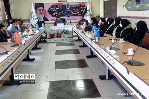 مراسم تجلیل از مربیان فعال پیشتاز سازمان دانش‌آموزی شهرستان قدس