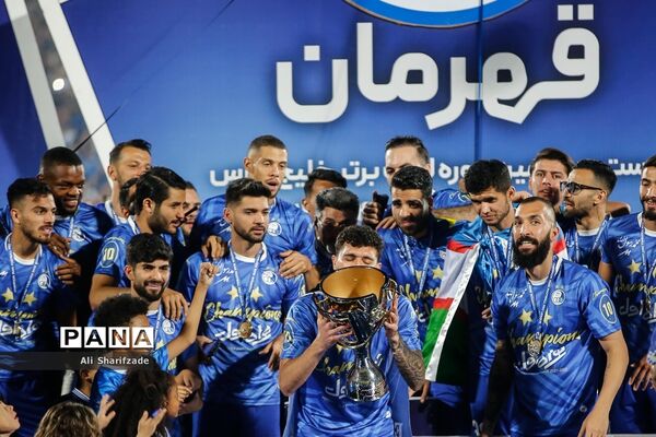 جشن قهرمانی تیم فوتبال استقلال