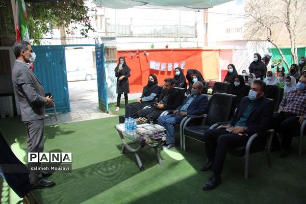 رونمایی از کتاب ستاره های کیهان در بوشهر