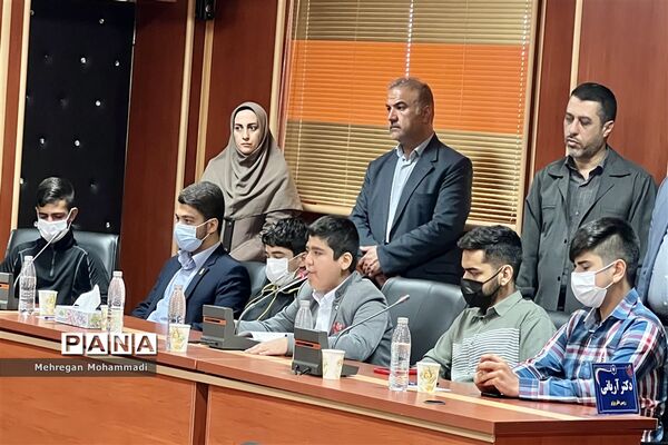نشست صمیمی وزیر آموزش و پرورش با جمعی از دانش‌آموزان استان گلستان