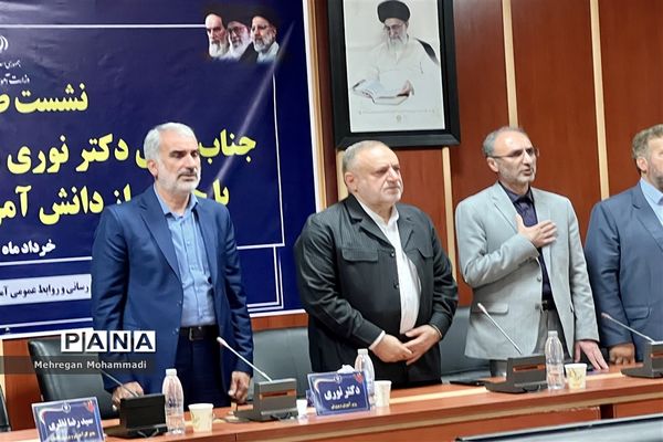 نشست صمیمی وزیر آموزش و پرورش با جمعی از دانش‌آموزان استان گلستان