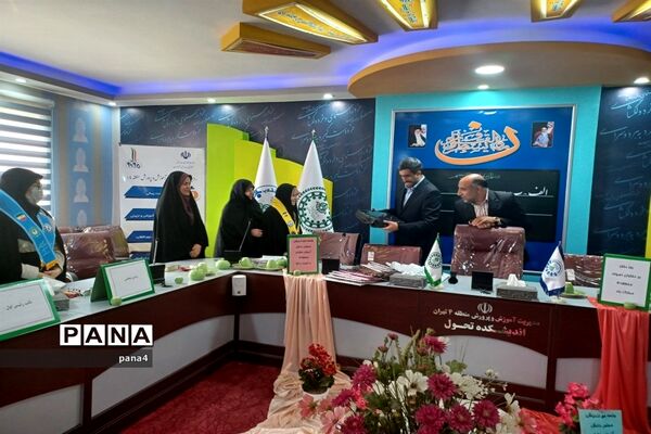 جلسه هم‌اندیشی اعضا مجلس دانش‌آموزی دختر به مناسبت تولد حضرت معصومه (س)