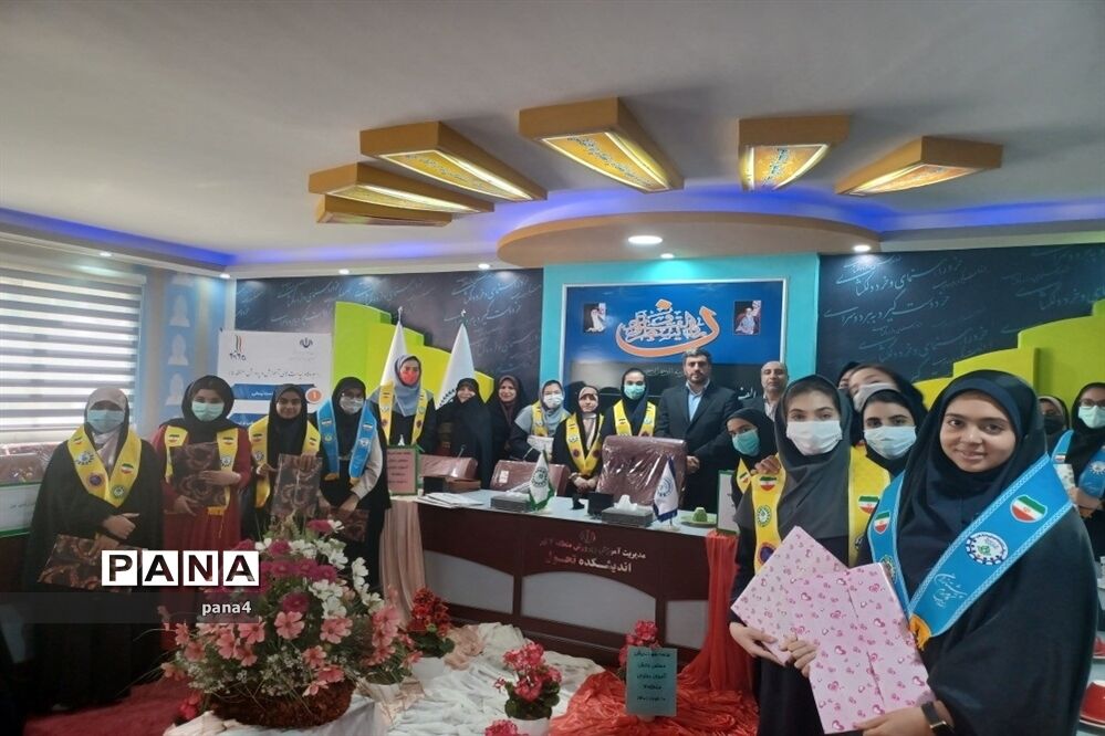 جلسه هم‌اندیشی اعضا مجلس دانش‌آموزی دختر به مناسبت تولد حضرت معصومه (س)
