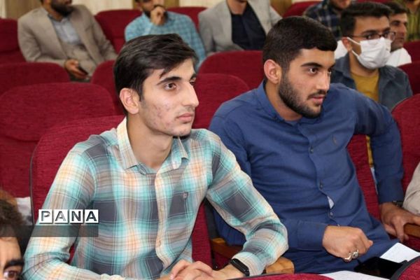 نشست مطالبه‌گری دانشجویان دانشگاه فرهنگیان کهگیلویه و بویراحمد با مدیرکل آموزش و پرورش