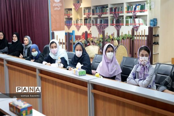 تجلیل از دختران کتابخوان، مبتکر و مولف در مازندران