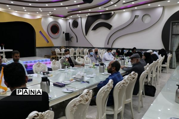 جلسه پرسش و پاسخ روسای مراکز نیکوکاری کمیته امداد منطقه 3 اصفهان