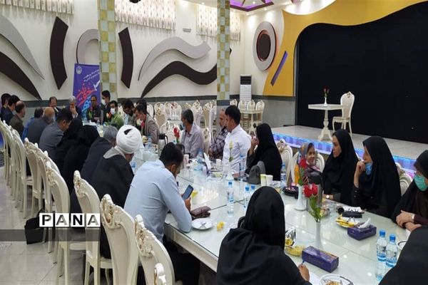 جلسه پرسش و پاسخ روسای مراکز نیکوکاری کمیته امداد منطقه 3 اصفهان