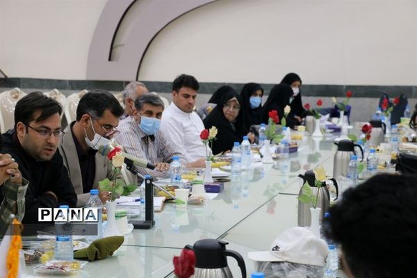 جلسه پرسش و پاسخ روسای مراکز نیکوکاری کمیته امداد منطقه 3 اصفهان