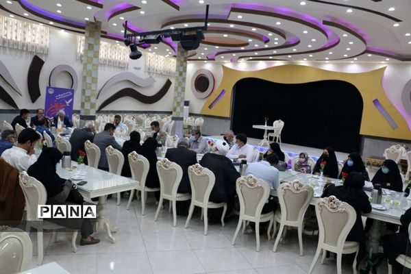 جلسه پرسش و پاسخ روسای مراکز نیکوکاری کمیته امداد منطقه 3 اصفهان