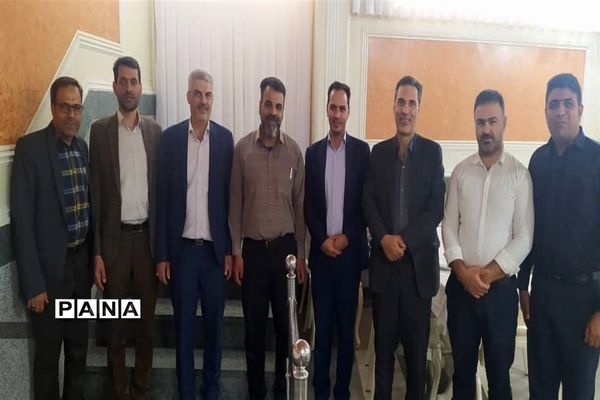 جلسه پرسش و پاسخ روسای مراکز نیکوکاری کمیته امداد منطقه 3 اصفهان