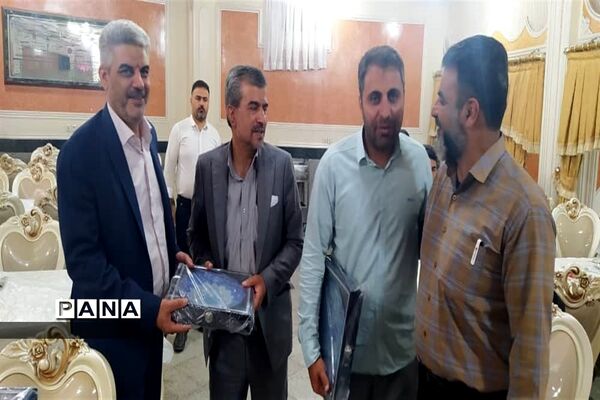 جلسه پرسش و پاسخ روسای مراکز نیکوکاری کمیته امداد منطقه 3 اصفهان