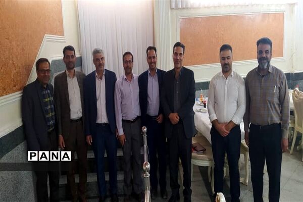 جلسه پرسش و پاسخ روسای مراکز نیکوکاری کمیته امداد منطقه 3 اصفهان