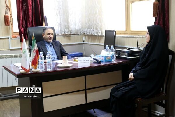 میزی برای خدمت