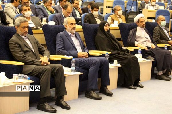 حضور وزیر آموزش و پرورش در نشست شورای اداری استان همدان