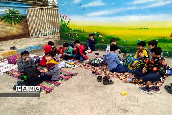 برگزاری ویژه برنامه‌های دهه کرامت در آخرین روزهای سال تحصیلی در مدارس ابتدایی مشهد