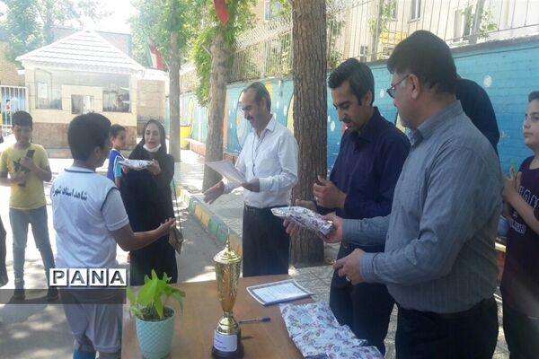 برگزاری ویژه برنامه‌های دهه کرامت در آخرین روزهای سال تحصیلی در مدارس ابتدایی مشهد