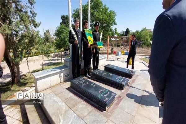 برگزاری مراسم استقبال از خادمان آستان قدس رضوی همزمان با دهه کرامت در اردستان