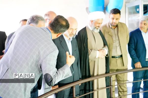 جلسه مشترک مدیران صنعت آب و برق استان زنجان با حضور وزیر نیرو