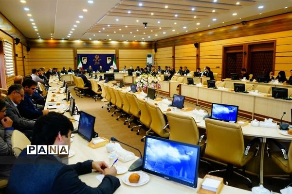 جلسه مشترک مدیران صنعت آب و برق استان زنجان با حضور وزیر نیرو