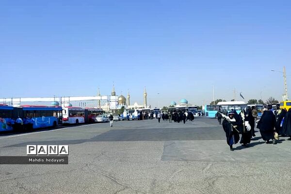 کاروان اعزامی به مراسم ارتحال امام خمینی از رودهن