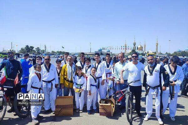 کاروان اعزامی به مراسم ارتحال امام خمینی از رودهن
