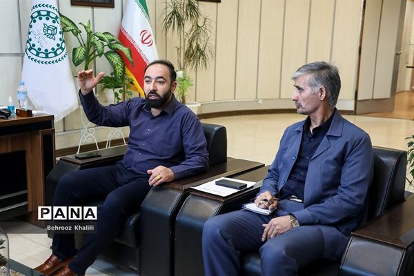 نشست اعضای ستاد امر به معروف و نهی از منکر با قائم مقام معاون وزیر در سازمان دانش‌آموزی