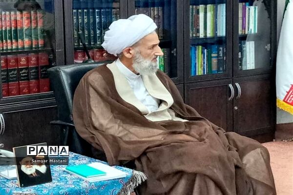دیدار مدیرکل سازمان محیط زیست با نماینده ولی فقیه مازندران