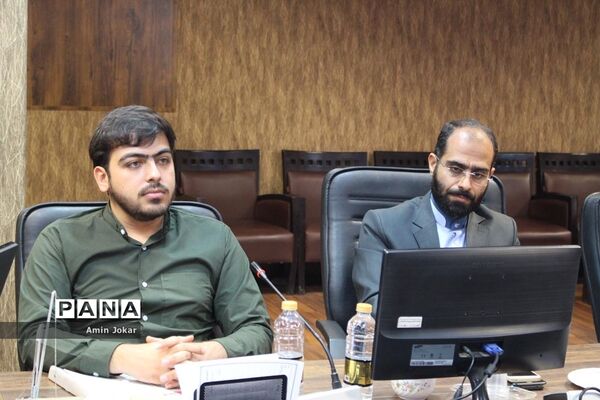 جلسه هم‌اندیشی سازمان سیما، منظر و فضای سبز شهری شهرداری شیراز و سازمان دانش آموزی استان فارس