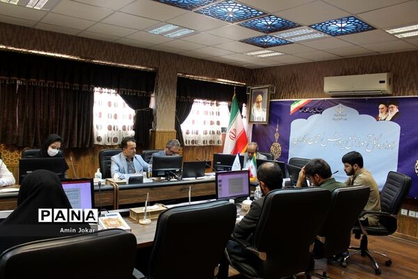جلسه هم‌اندیشی سازمان سیما، منظر و فضای سبز شهری شهرداری شیراز و سازمان دانش آموزی استان فارس