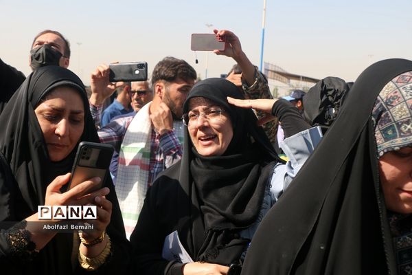 حضور کاروان های زیارتی استان قم در مراسم سالگرد ارتحال امام خمینی(ره)-1