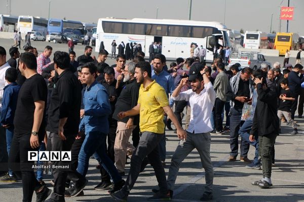 حضور کاروان های زیارتی استان قم در مراسم سالگرد ارتحال امام خمینی(ره)-1