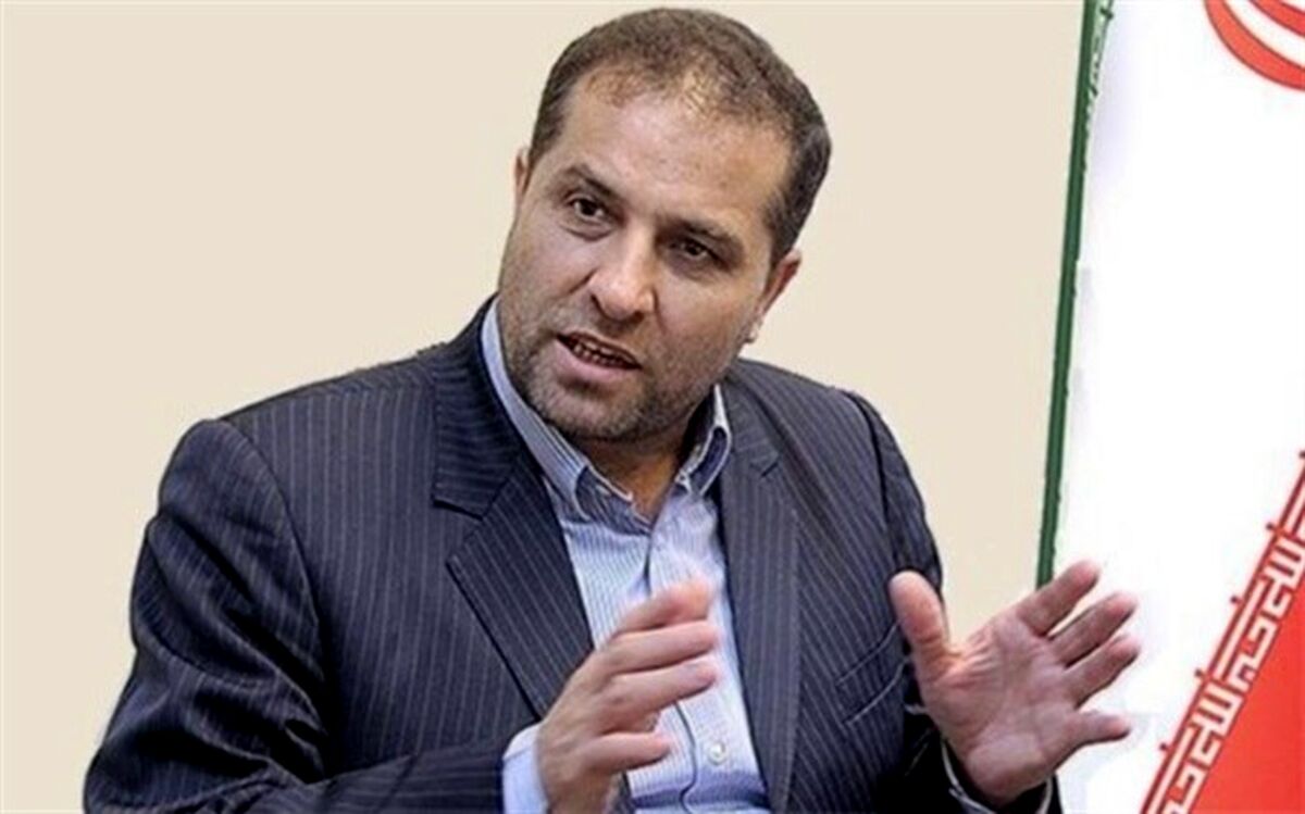 باید کالاهای اساسی به قیمت شهریور ۱۴۰۰ به دست مردم برسد