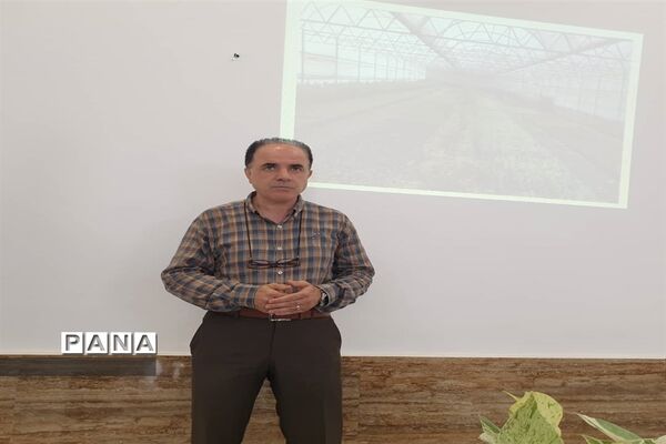 کلاس آموزشی گل و گیاه در شهرستان محمودآباد