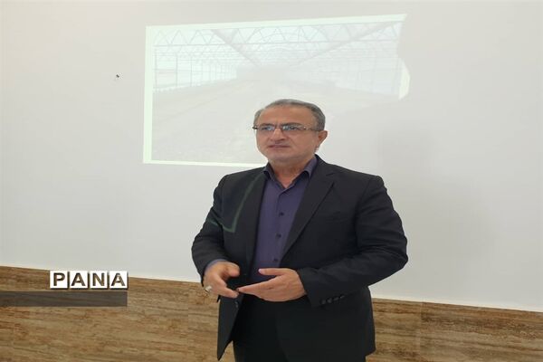 کلاس آموزشی گل و گیاه در شهرستان محمودآباد